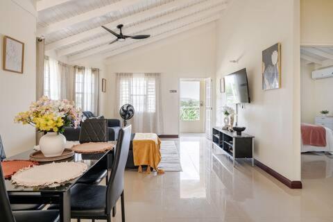 Bellarose At Colbeck ,Gated With Pool, Stylishly Modern Villa Old Harbour Exterior photo